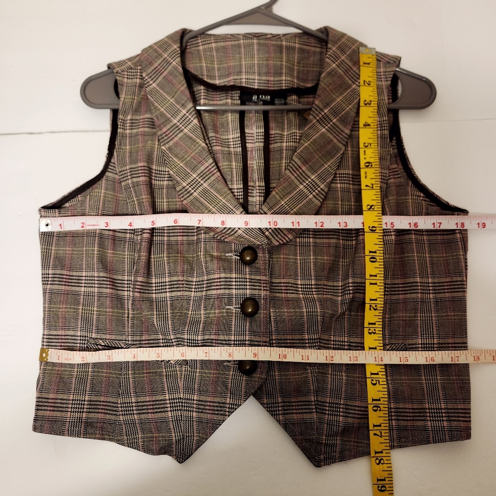 Ana Plaid Vest - Picture 9 of 9